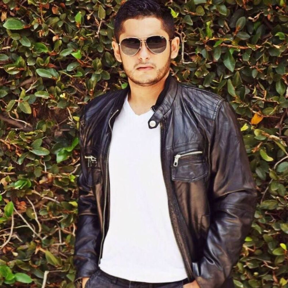 Meet your Posher, Yasseth